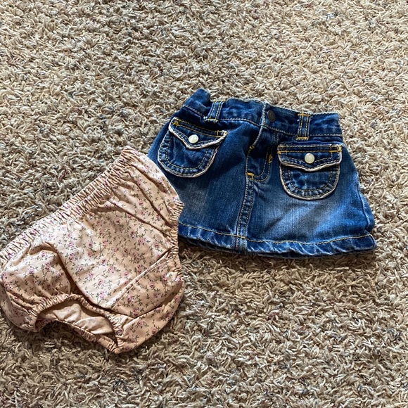 Baby girls skirt - Picture 2 of 3